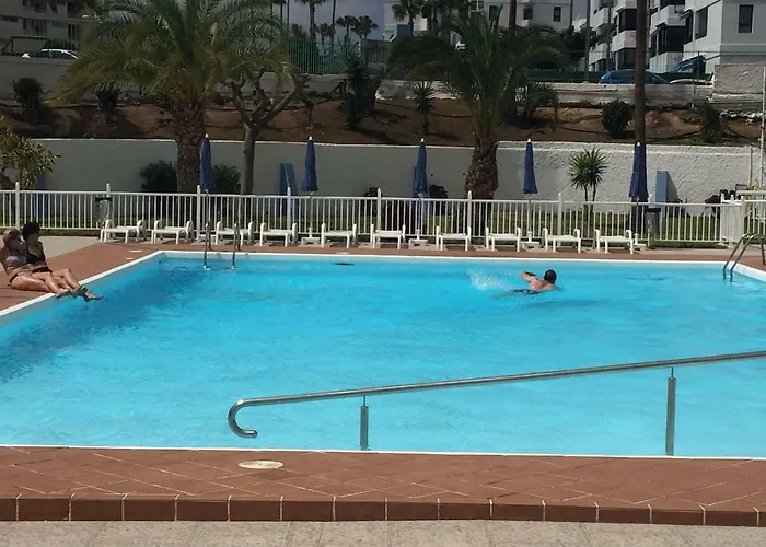 5 Min Walk From Yumbo! 417 Apartment