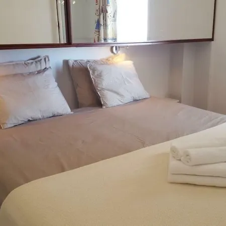 5 Min Walk From Yumbo! 417 Apartment *
