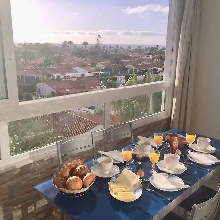 Апартаменти 5 Min Walk From Yumbo! 417