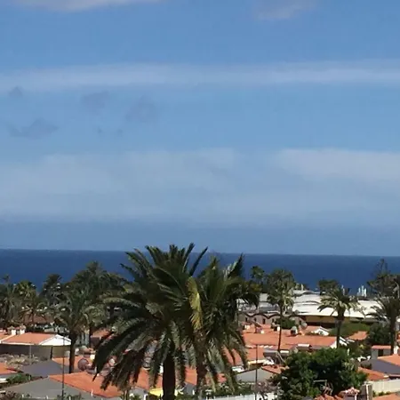 5 Min Walk From Yumbo! 417 *